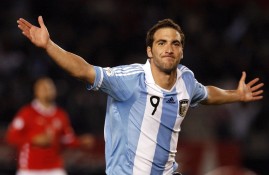 多米体育官方平台-俄克拉荷马城雷霆季后赛小胜洛杉矶快船，约基奇砍下50记关键球，全场沸腾